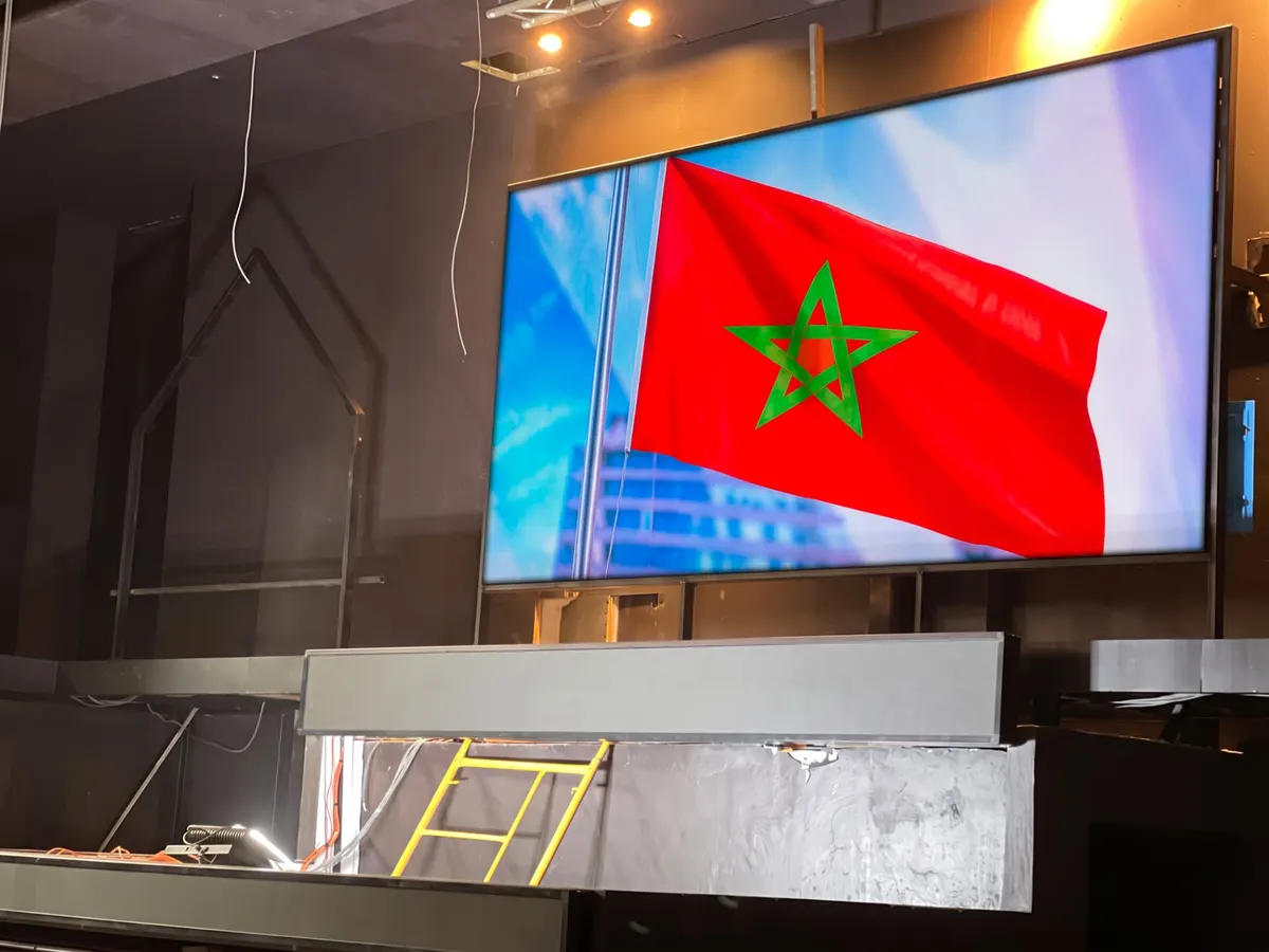 Écran géant LED intérieur (mur LED) MEGALIGHT – écran LED en cours de montage, en stock au Maroc