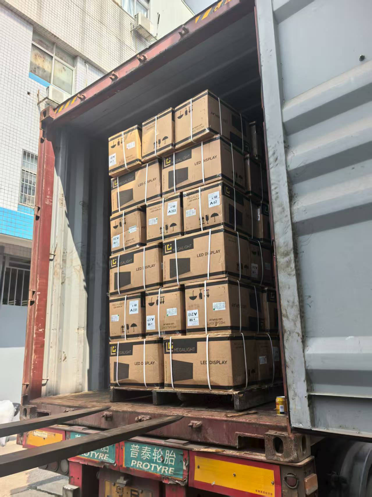 Importation de produits LED MEGALIGHT