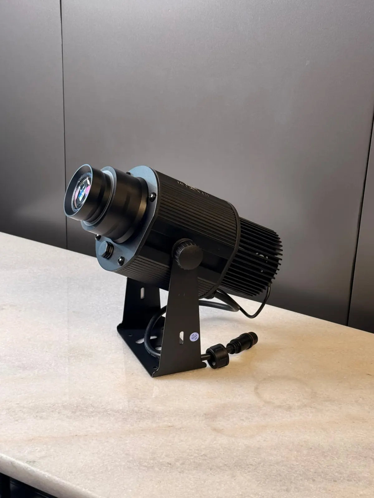Projecteur gobo LED MG-M 50 W / 100 W MEGALIGHT – projecteur sur étrier, en stock au Maroc