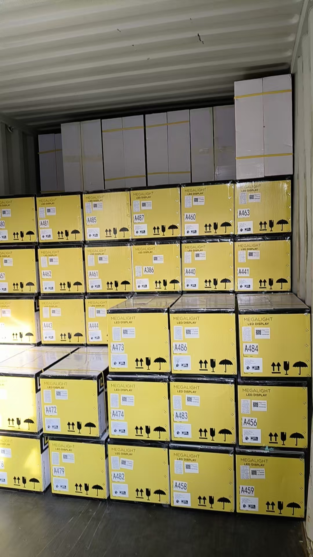 Conteneur d'importation de cartons MEGALIGHT