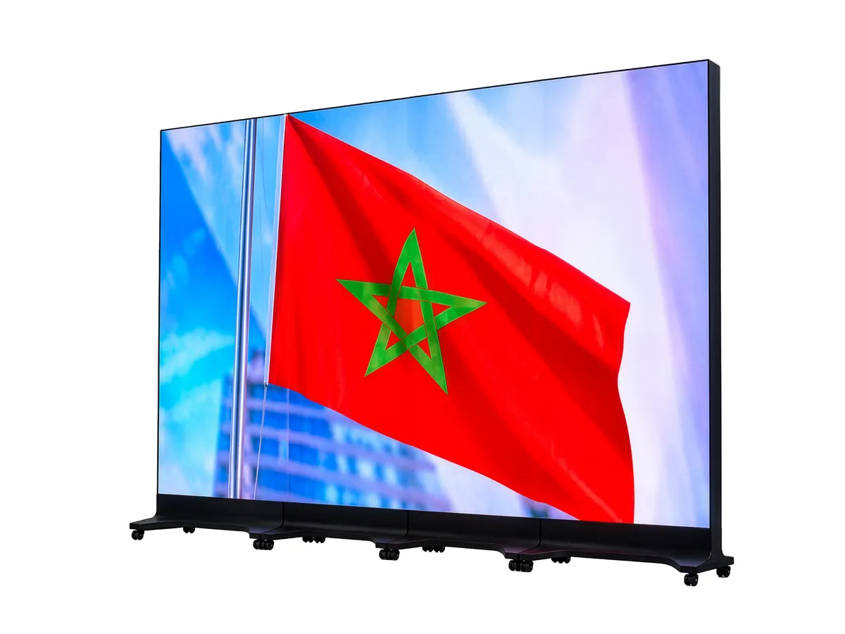 Totem LED P2.5 GOB 64 × 192 cm MEGALIGHT – plusieurs totems assemblés en écran, en stock au Maroc